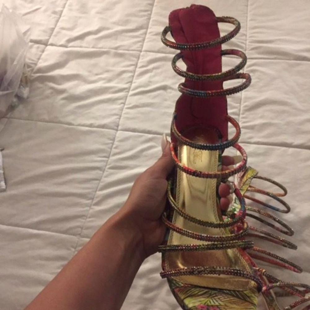 Heels - Picture 2 of 3